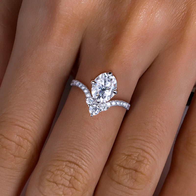 AnuJewel Anel de Noivado Oval 3ct Moissanite D Color em Prata 925 – Design V Elegante