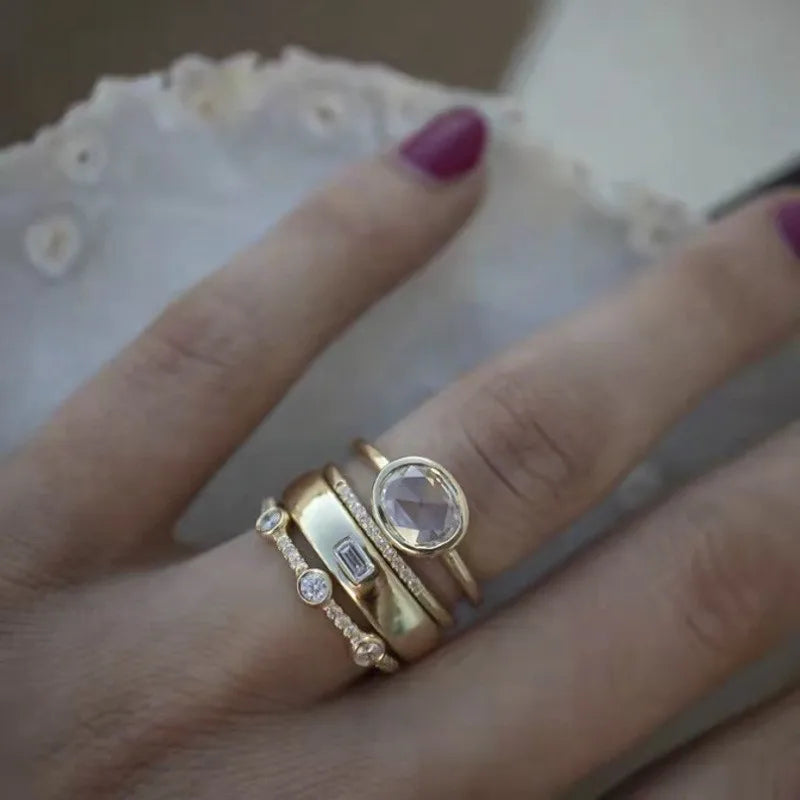 Set of 4 women's rings with flower crystal, party or engagement.