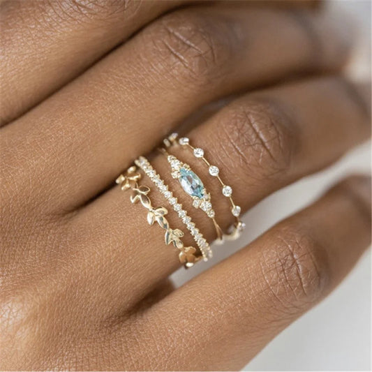 Set of 4 women's rings with flower crystal, party or engagement.