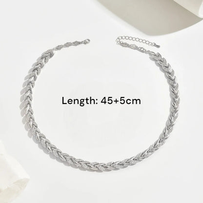 Women's set with necklace and rhinestone bracelet.